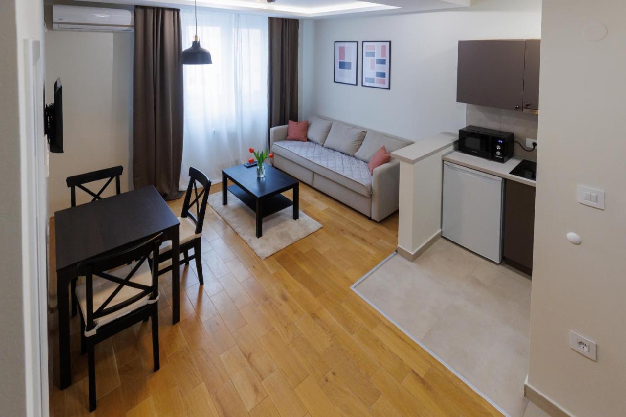 Black & White Apartment Subotica Exterior photo