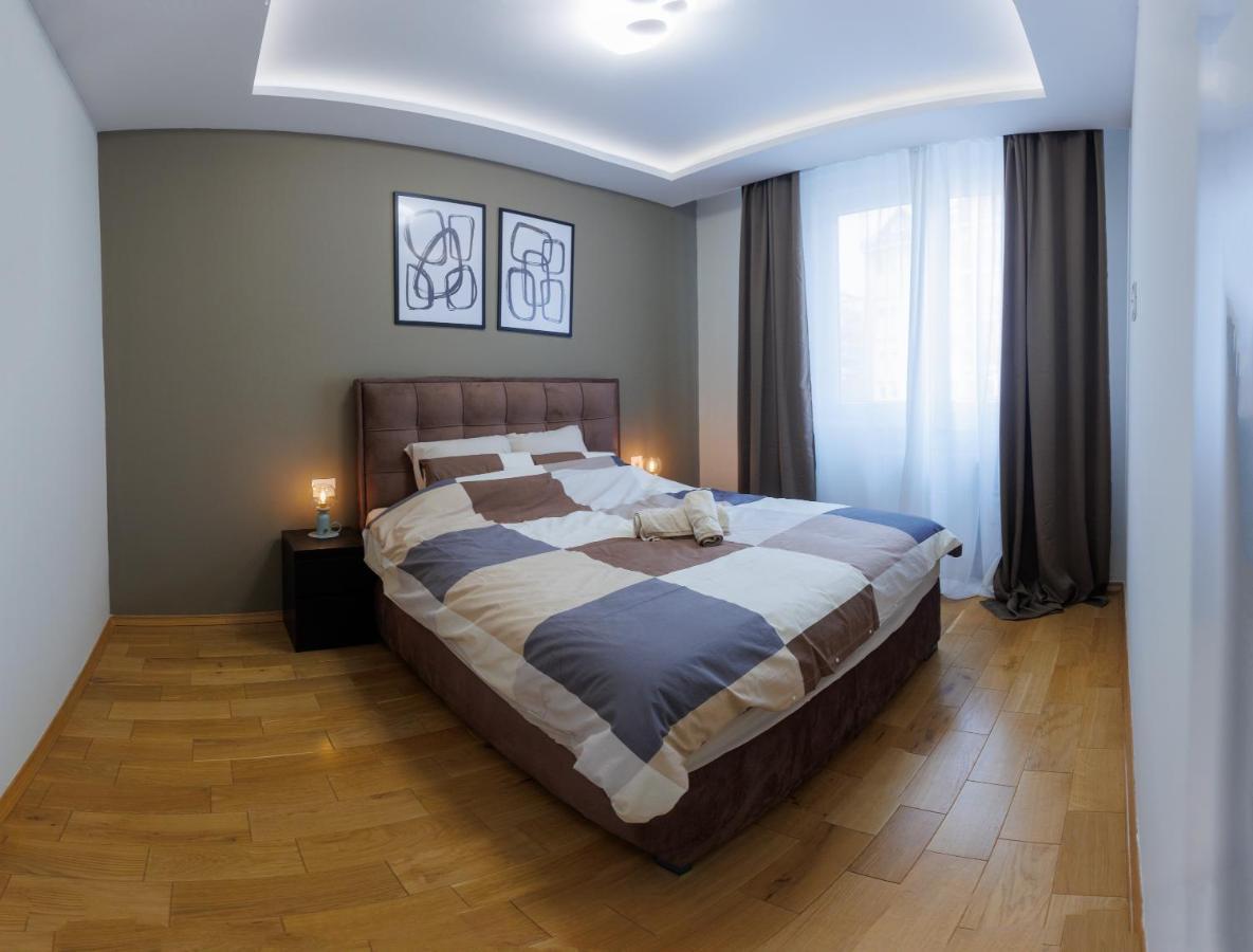 Black & White Apartment Subotica Exterior photo